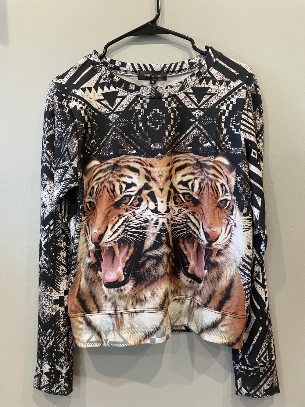 Graphic Tiger Print Long Sleeve Top